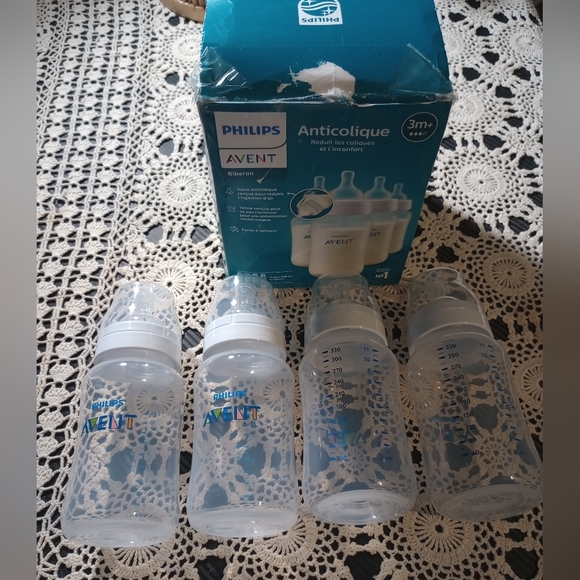 Philips Avent Other - New Philips Avent 11 ounce bottles Set of 4